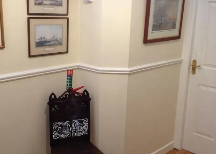 Danabel Кинсэйл